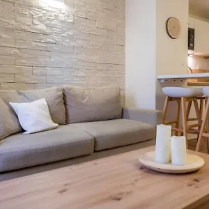 https://t2-au-coeur-du-centre-historique-de-briancon-1.fr-provencehotel.com